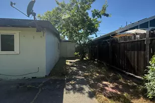 454 S Minahen St, Napa, CA 94559 - Photo 11