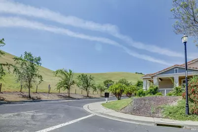 2418 Ridgewood Circle, Fairfield, CA 94534 - Photo 3