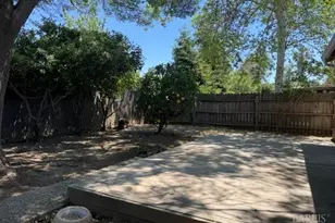 640 E Creekside Cir, Dixon, CA 95620 - Photo 19
