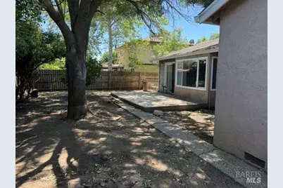 640 E Creekside Circle, Dixon, CA 95620 - Photo 17