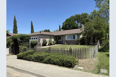 640 E Creekside Circle, Dixon, CA 95620 - Photo 1