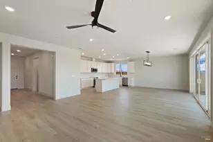 956 Carroll Way, Vacaville, CA 95687 - Photo 5