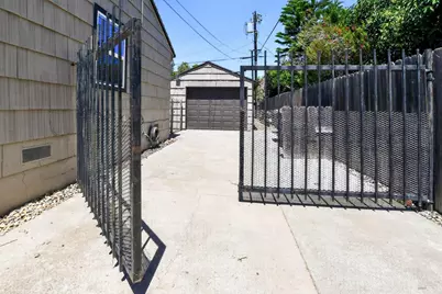 600 W C Street, Dixon, CA 95620 - Photo 9