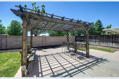 402 Crimson Circle, Vacaville, CA 95687 - Photo 45