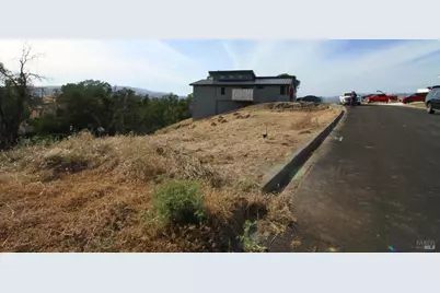 1041 Eastridge Drive, Napa, CA 94558 - Photo 11