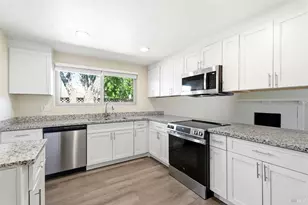 1101 Woodridge Dr, Vacaville, CA 95687 - Photo 17