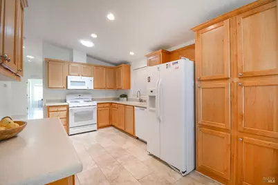 Barcelona Circle, Fairfield, CA 94533 - Photo 9