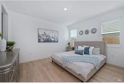 425 Royal National Road, Vacaville, CA 95687 - Photo 77