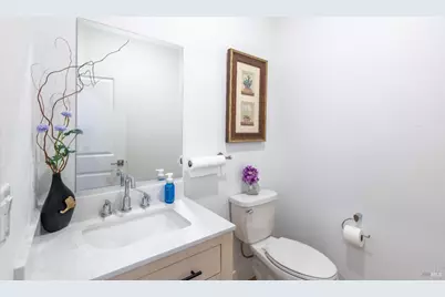 425 Royal National Road, Vacaville, CA 95687 - Photo 11