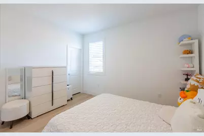 425 Royal National Road, Vacaville, CA 95687 - Photo 31