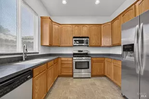 1664 Hickam Cir, Suisun City, CA 94585 - Photo 11