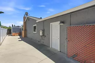 1120 Oxford Ct, Dixon, CA 95620 - Photo 3