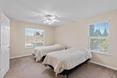 913 Zephyr Lane, Vacaville, CA 95687 - Photo 43