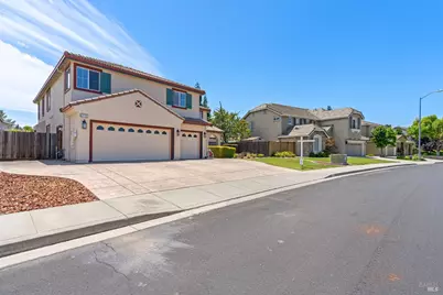 913 Zephyr Lane, Vacaville, CA 95687 - Photo 3