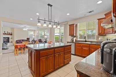 913 Zephyr Lane, Vacaville, CA 95687 - Photo 33
