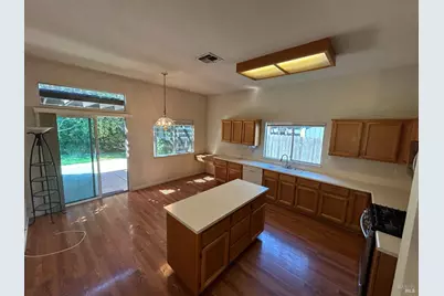 1915 Dorris Court, Dixon, CA 95620 - Photo 5