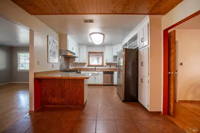 811 Azalea Way, Vacaville, CA 95688 - Photo 7