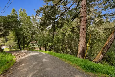 305 Resaca Avenue, Forest Knolls, CA 94133 - Photo 17