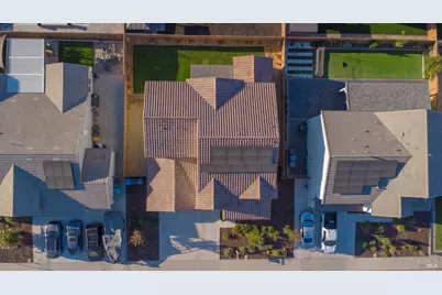 425 Vanderbilt Drive, Dixon, CA 95620 - Photo 5