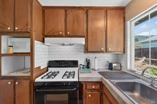514 W 4th St, Cloverdale, CA 95425 - Photo 9