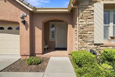 1067 Red Mulberry Court, Vacaville, CA 95687 - Photo 3