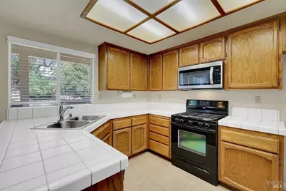 506 Kinsale Court, Vacaville, CA 95688 - Photo 13