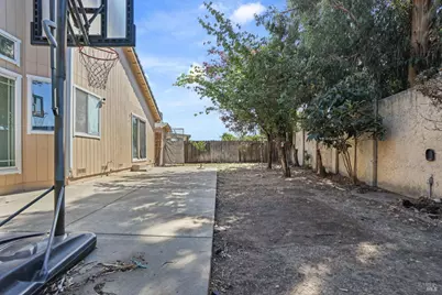 903 E Atlantic Avenue, Fairfield, CA 94533 - Photo 23
