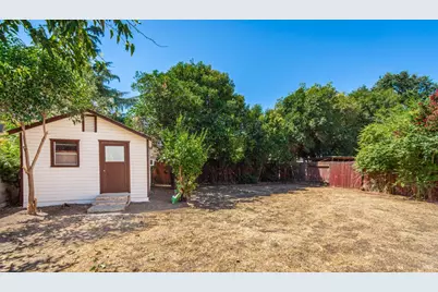 735 W A Street, Dixon, CA 95620 - Photo 17