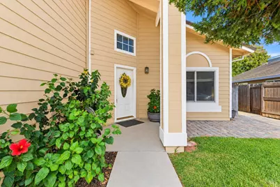 348 Schooner Court, Vacaville, CA 95687 - Photo 3