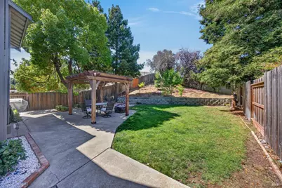 121 Sunnyglen Drive, Vallejo, CA 94591 - Photo 39