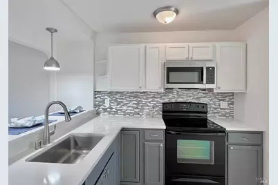 490 Edgewood Drive #23, Vacaville, CA 95688 - Photo 3