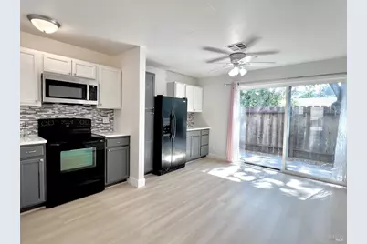 490 Edgewood Drive #23, Vacaville, CA 95688 - Photo 5