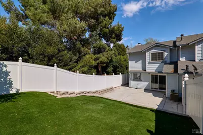 1810 E Tabor Avenue #8, Fairfield, CA 94533 - Photo 23