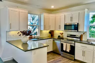 636 E N St, Benicia, CA 94510 - Photo 9