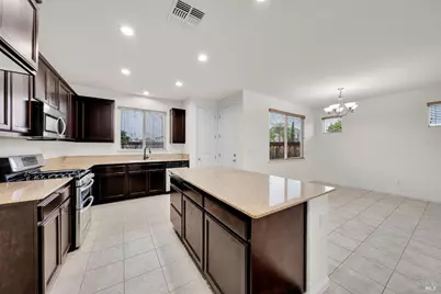864 Embassy Circle, Vacaville, CA 95688 - Photo 13