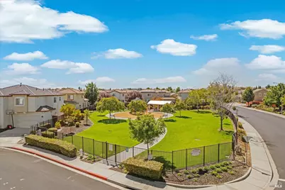 864 Embassy Circle, Vacaville, CA 95688 - Photo 35