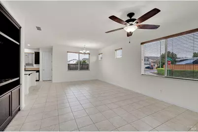 864 Embassy Circle, Vacaville, CA 95688 - Photo 5