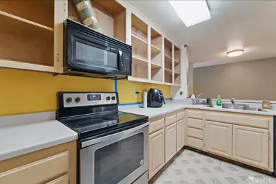 683 Frederick Street, San Francisco, CA 94117 - Photo 11