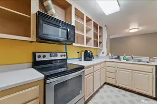 683 Frederick St, San Francisco, CA 94117 - Photo 11