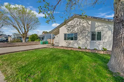44 N Corinth Avenue, Lodi, CA 95242 - Photo 1