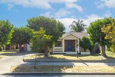 221 N Grant Avenue, Manteca, CA 95336 - Photo 1