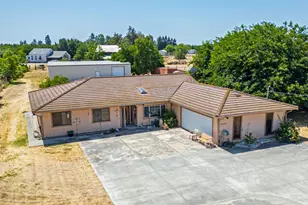 19400 E Oakwood Rd, Stockton, CA 95215 - Photo 1