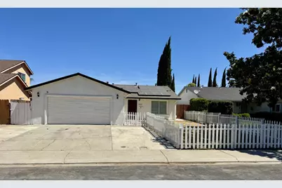 1009 Wawona Street, Manteca, CA 95337 - Photo 1