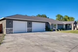 1911 E St, Rio Linda, CA 95673 - Photo 1