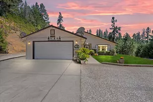 397 Washington Irving Dr, Colfax, CA 95713 - Photo 1