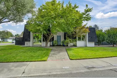 54 Greenway Circle, Sacramento, CA 95831 - Photo 1