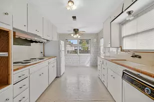 6401 S Broadway, Sacramento, CA 95820 - Photo 1