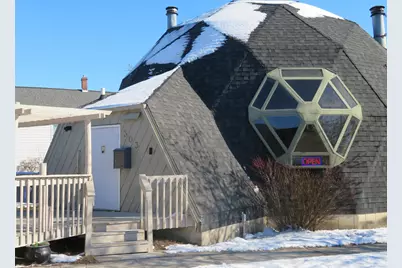 303 N Van Buren, Freeport, IL 61032 - Photo 1