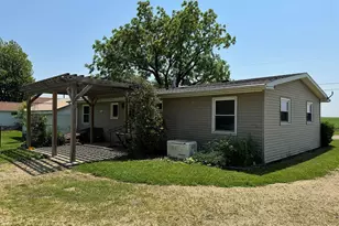 25115 Locust Rd, Lanark, IL 61046 - Photo 7