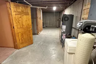 734 S Canterbury, Freeport, IL 61032 - Photo 37